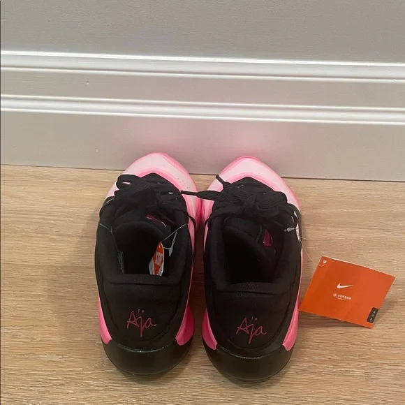 Nike Women's Aja 1 Basketball Shoes - Picture 4 of 4